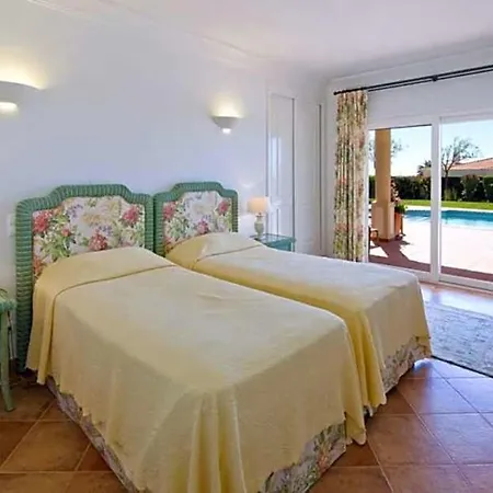 Villa Praia Da Luz Sleeps 8 Pool Air Con Wifi