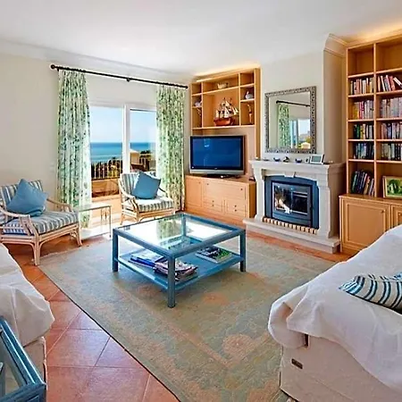Praia Da Luz Sleeps 8 Pool Air Con Wifi Villa